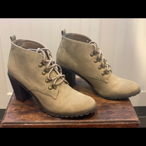 Women’s boot - Picture 1 of 7